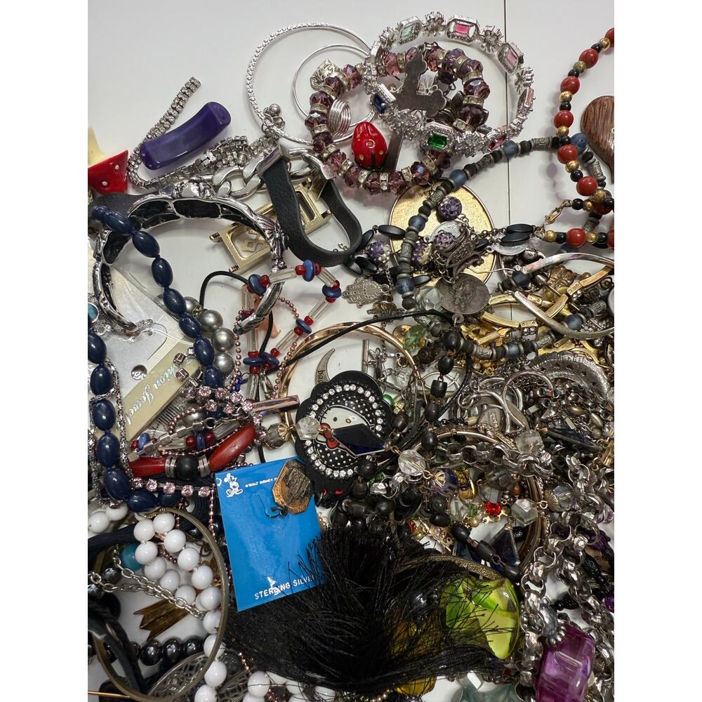 6 pounds jewelry Junk Drawer Lot vintage Estate auction AS IS - Picture 10 of 13